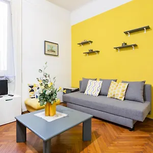 loreto-courtyard-apartment.italymilanhotels.net/