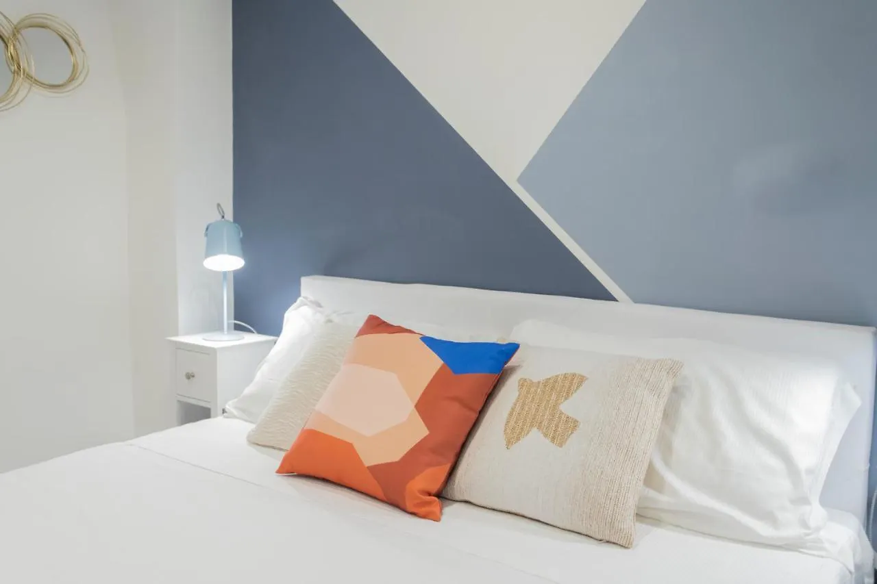 Nina - Tiny Suite In Trastevere contacts