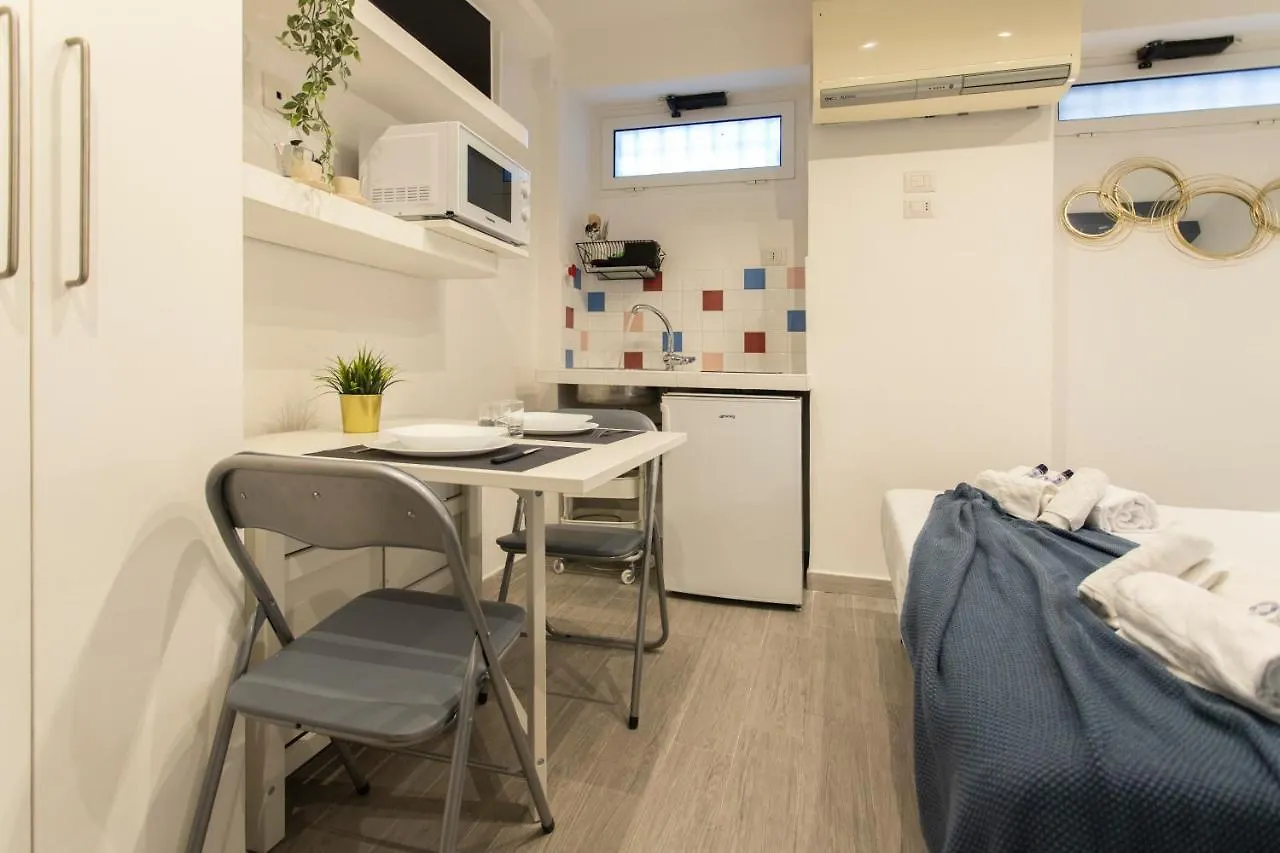 Nina - Tiny Suite In Trastevere Rome Apartment